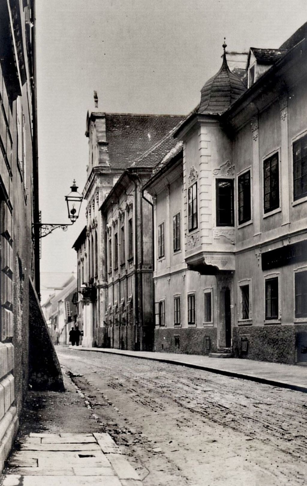 Gornji grad, Kapucinska (danas Matoševa) ulica 1910. godine